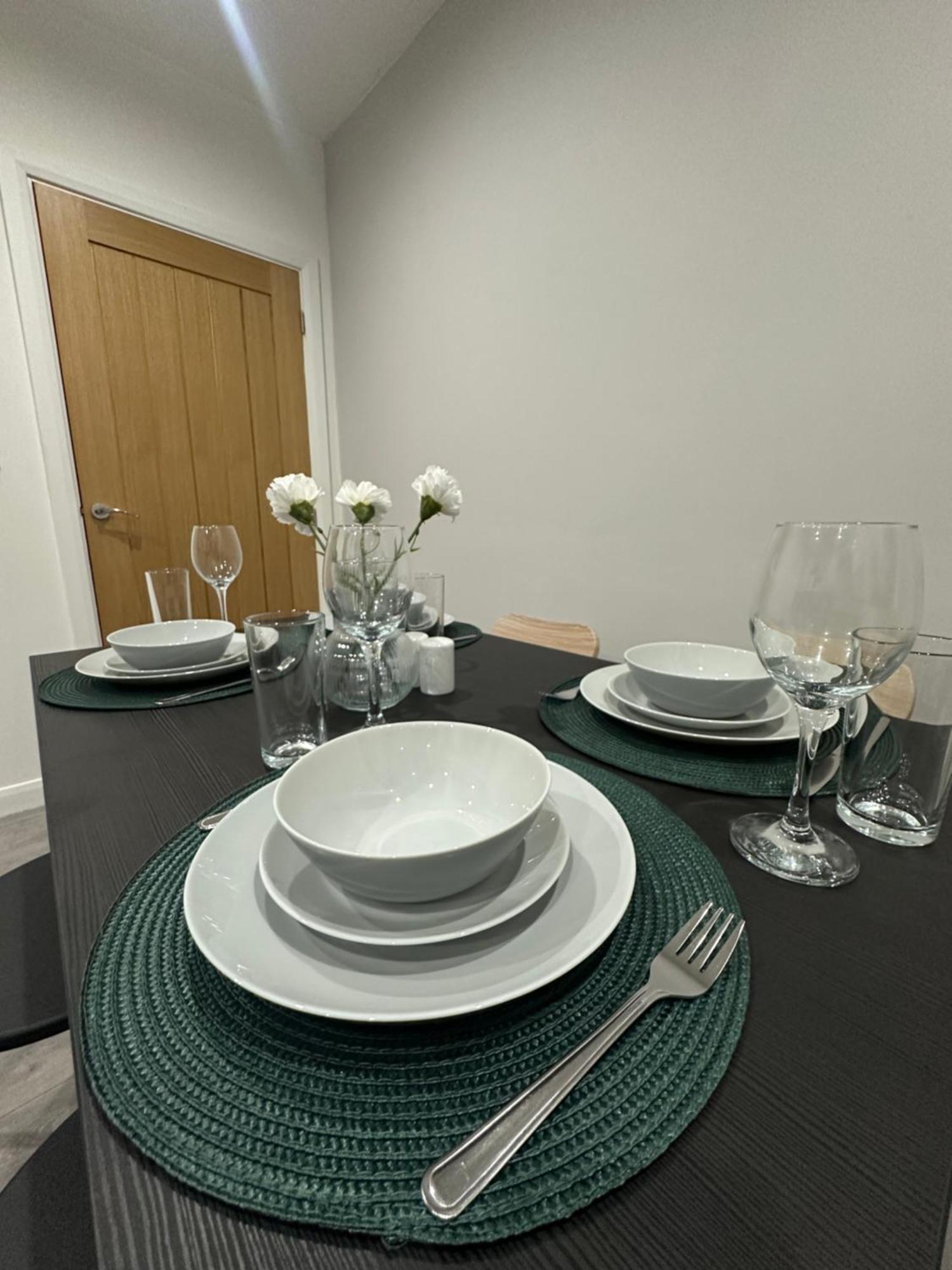 Retro Suite A Luxury Apartment With King Size Bed Wii Games And Entertainment Leicester Exterior foto